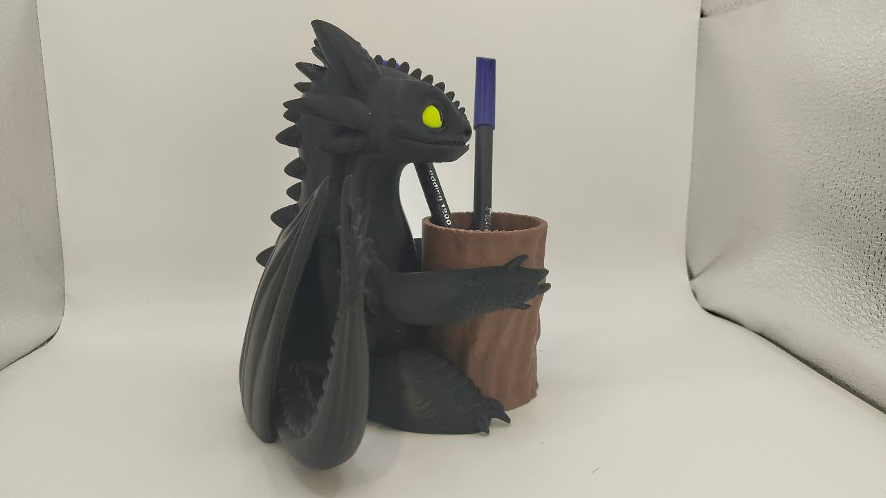 The night fury pencil holder