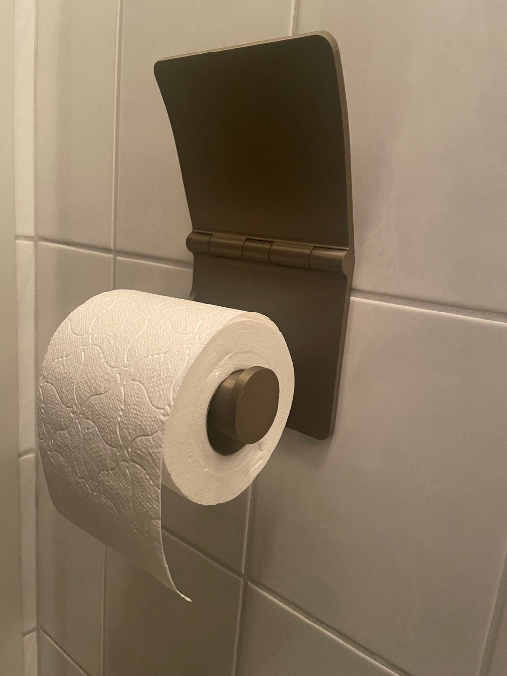 Toilet roll holder