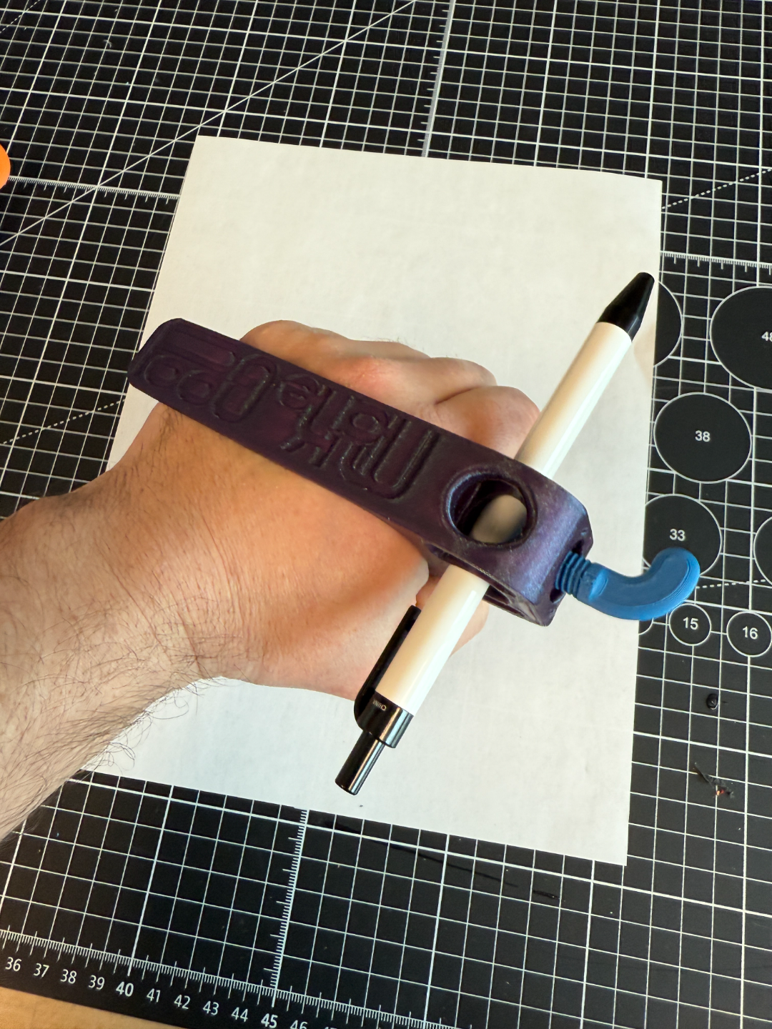 MakeGood Palm Pen - Medium - Writing Device