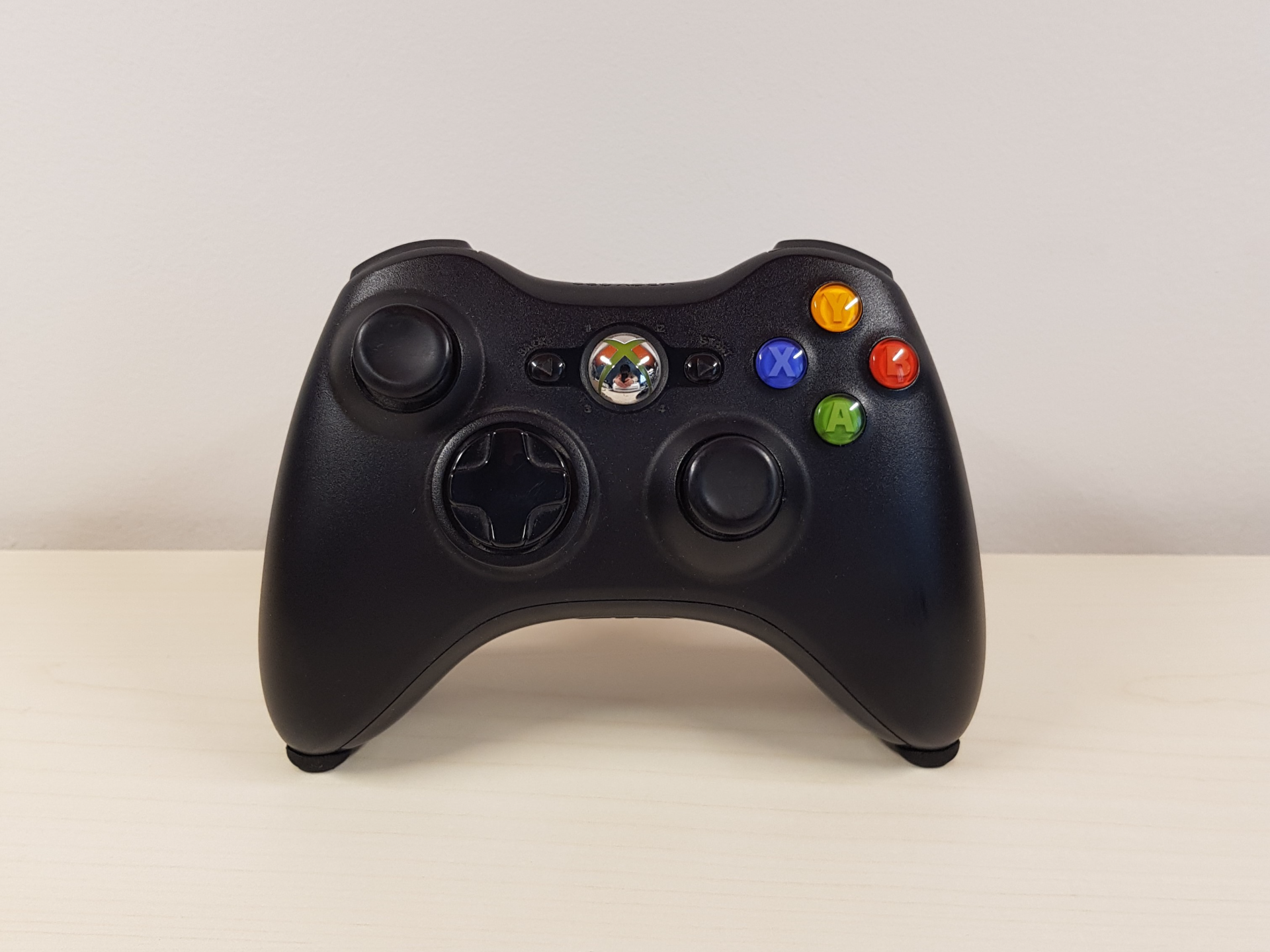 Invisible Xbox 360 Controller Holder Minimalist
