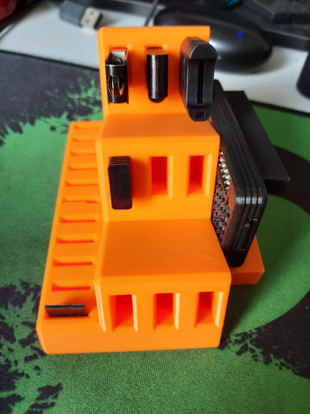 USB 3Tier organizer with slot for raspberrypi zero