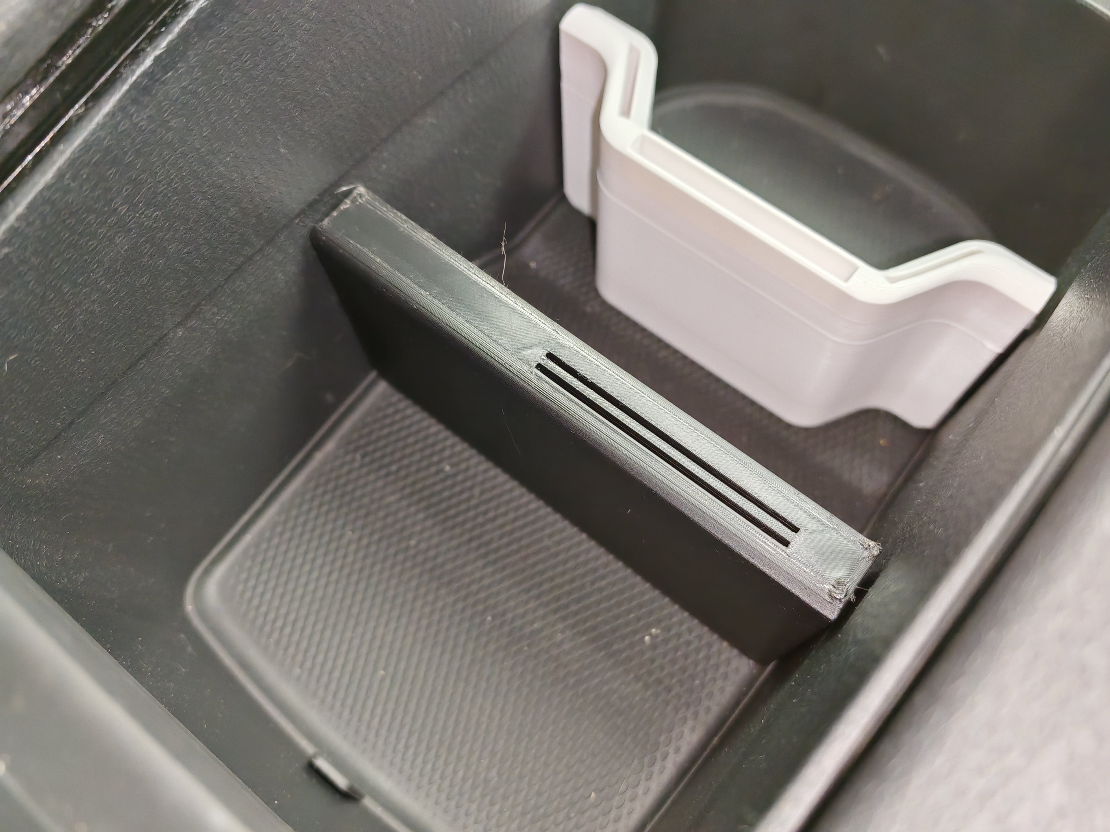 Straight VW ID.3/ID.4/ID.5/ID.7 Divider Card Slot