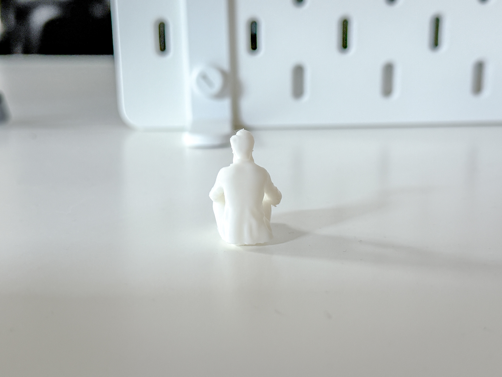 Miniature Sitting Old Man for your Diorama