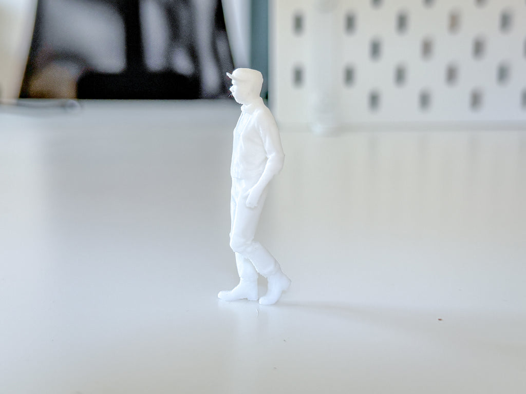Miniature Man/Worker for your Diorama