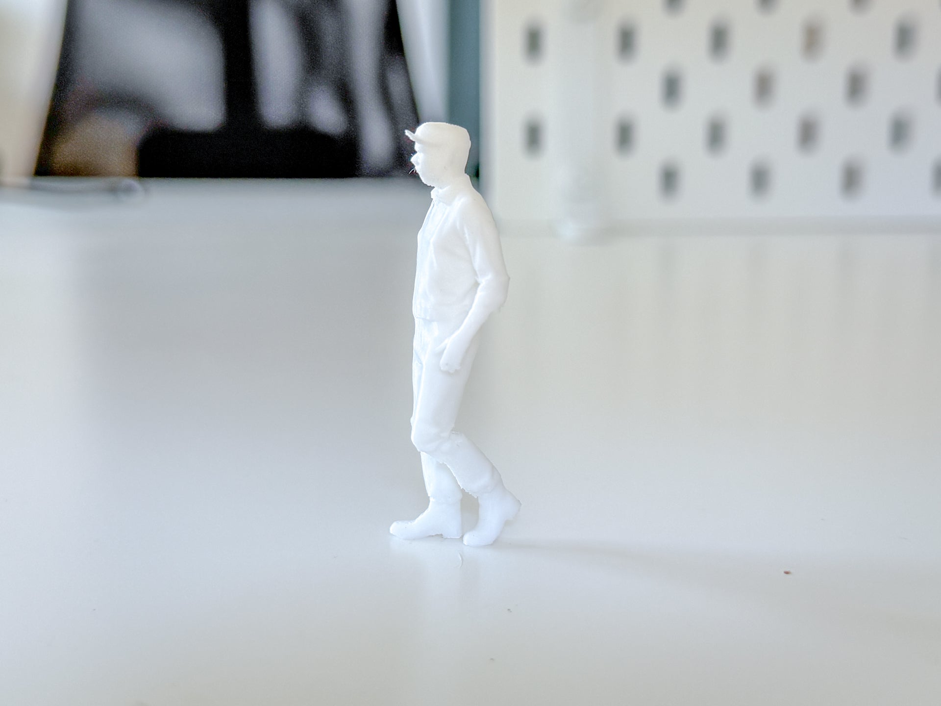 Miniature Man/Worker for your Diorama