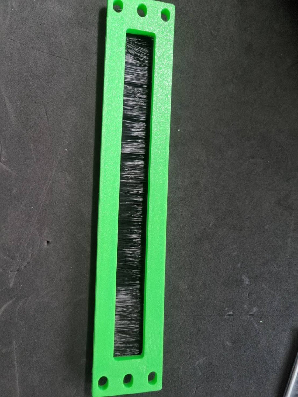10 INCH RACK MOUNT FOR CABLE BRUSH MANAGEMENT