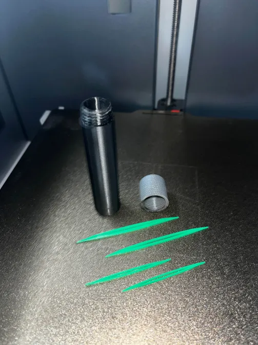 Stopfnadeln mit Etui