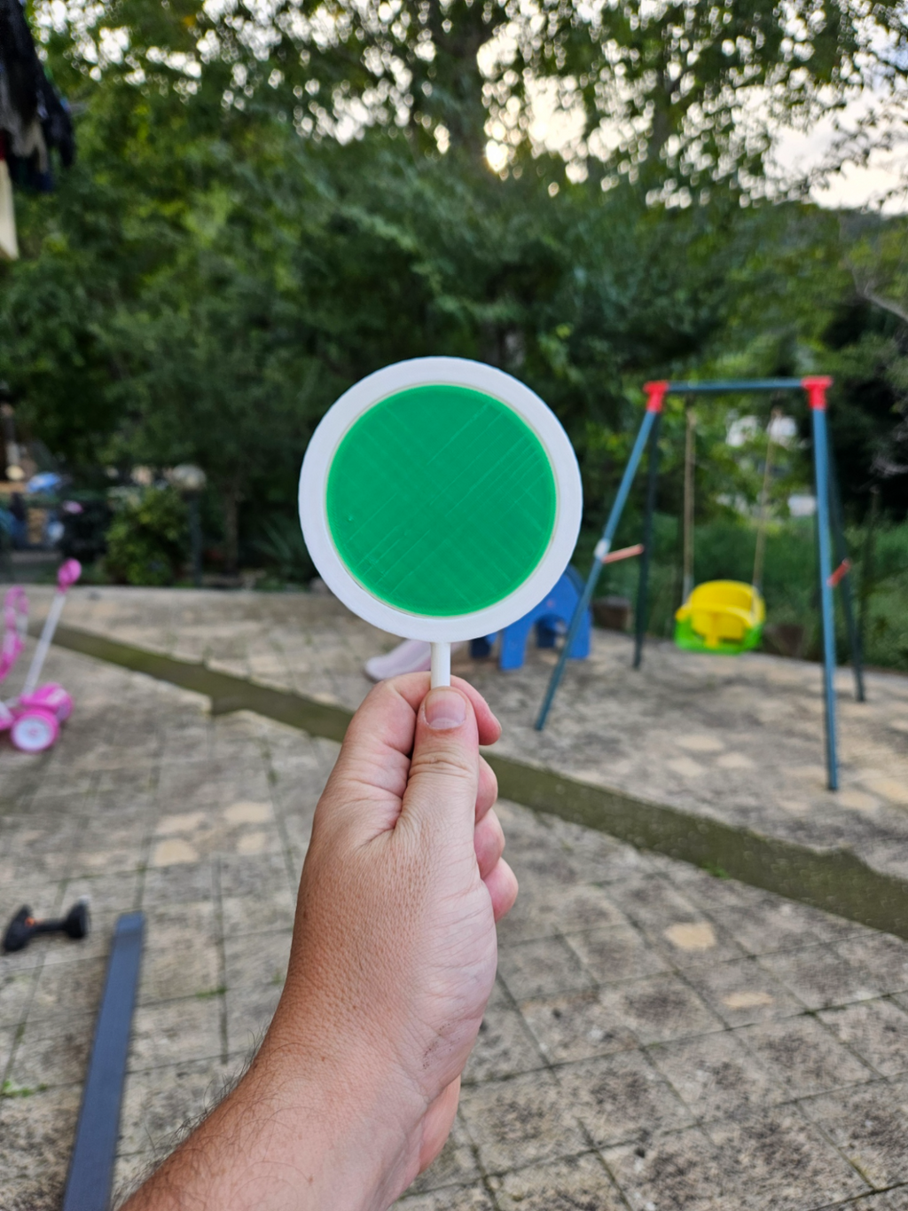 Signaling vane for traffic police