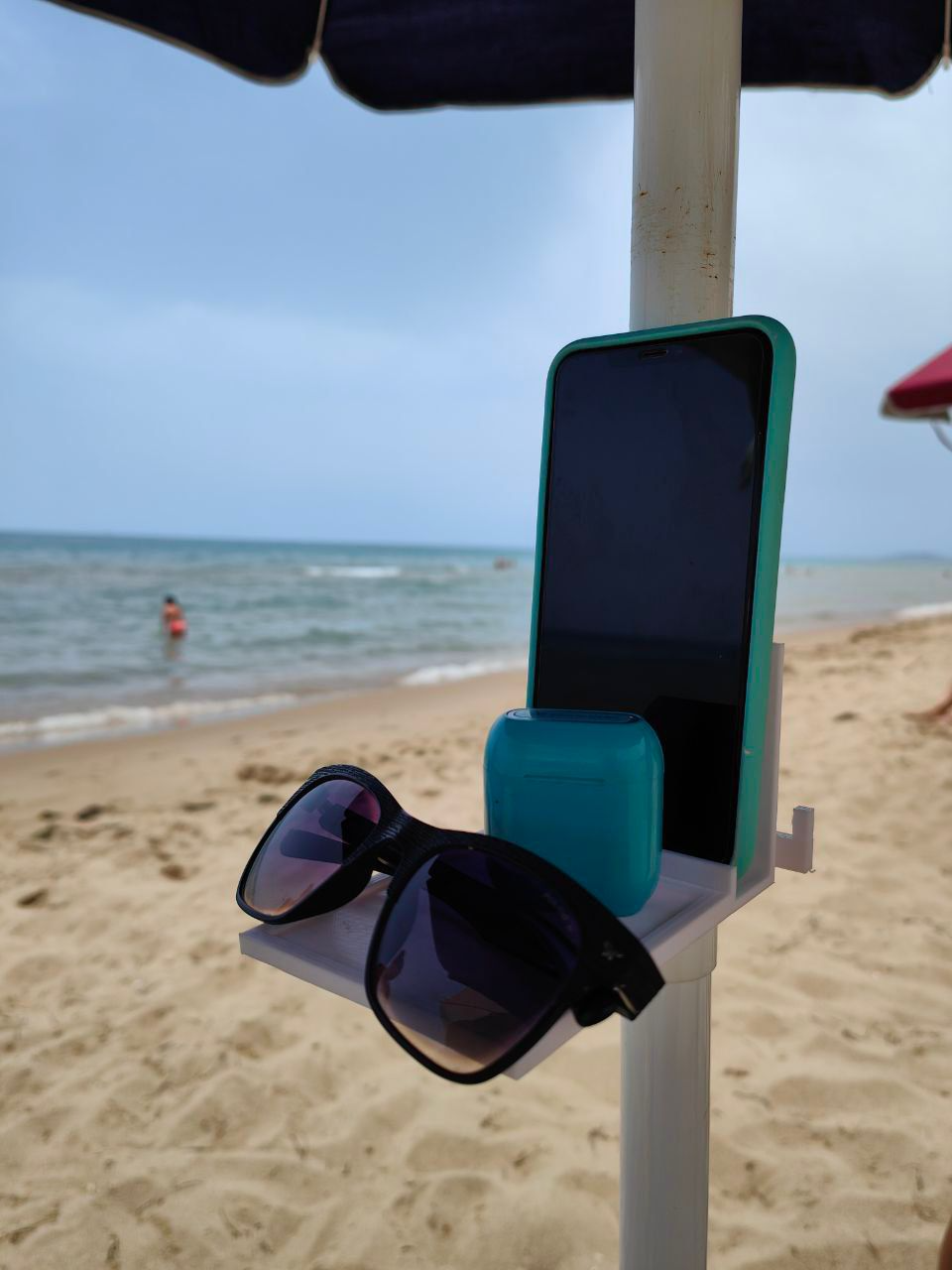 phone holder for beach umbrella