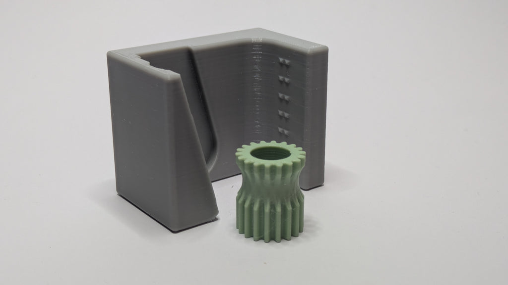 Gravity Broom Holder for Multiboard/openGrid