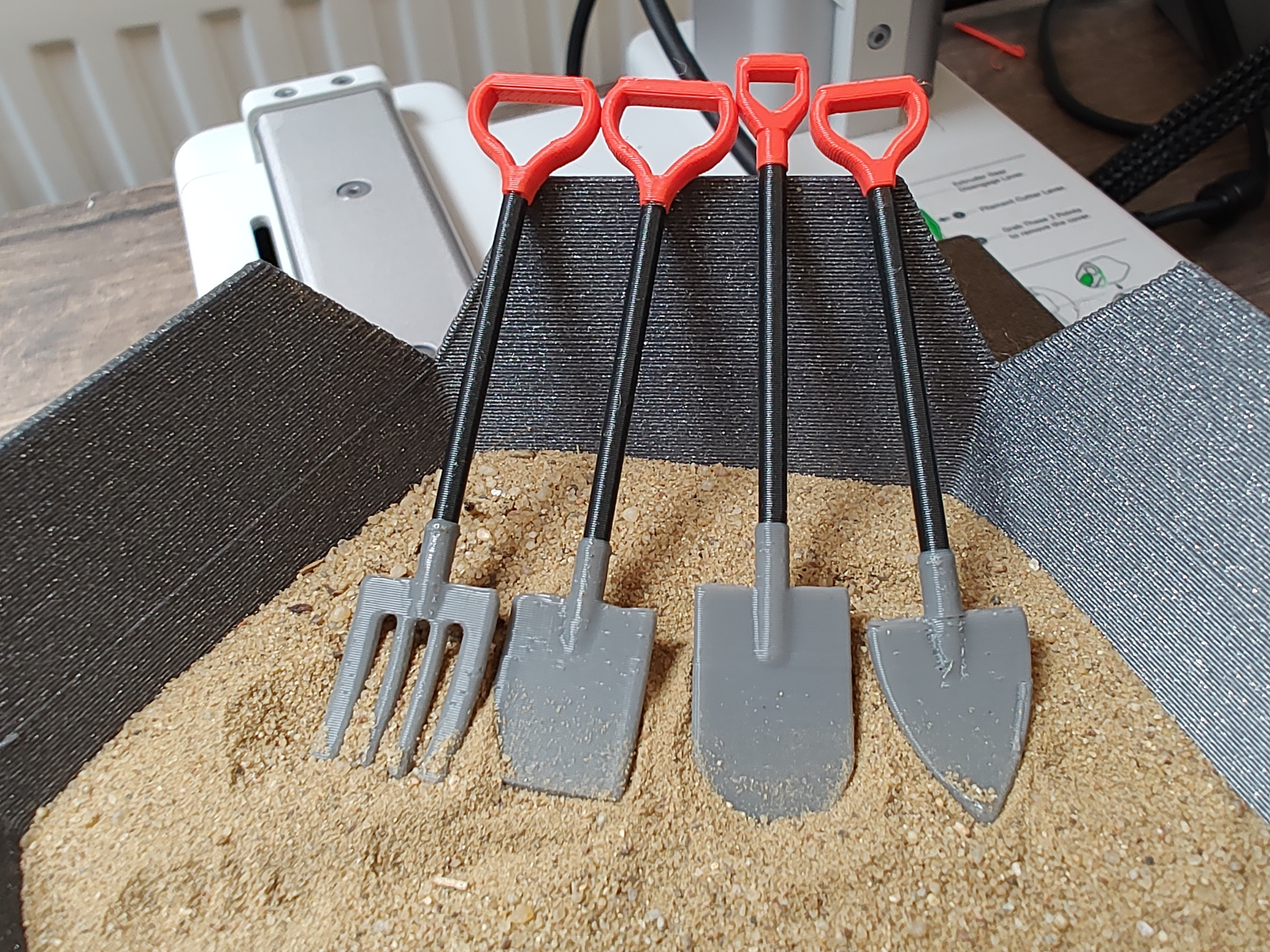 Shovel, spade, pitchfork miniature