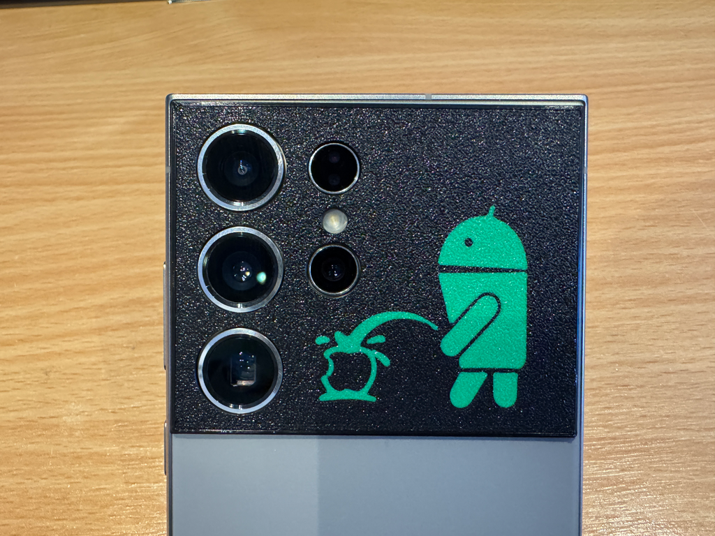 S24 Ultra camera protector - fun logo
