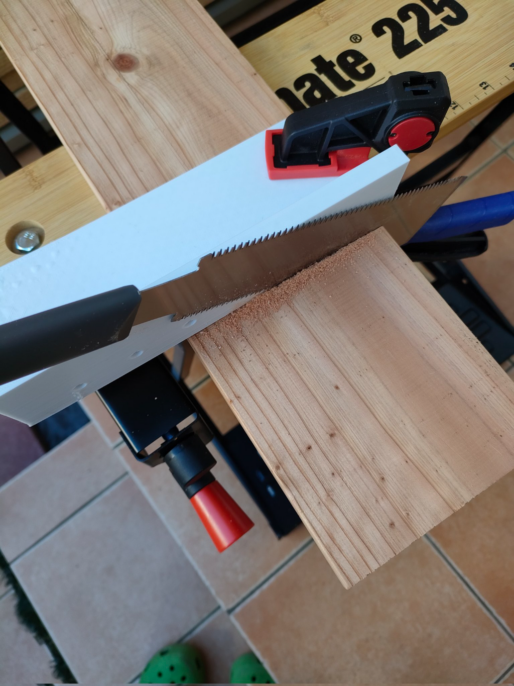 Hand saw jig