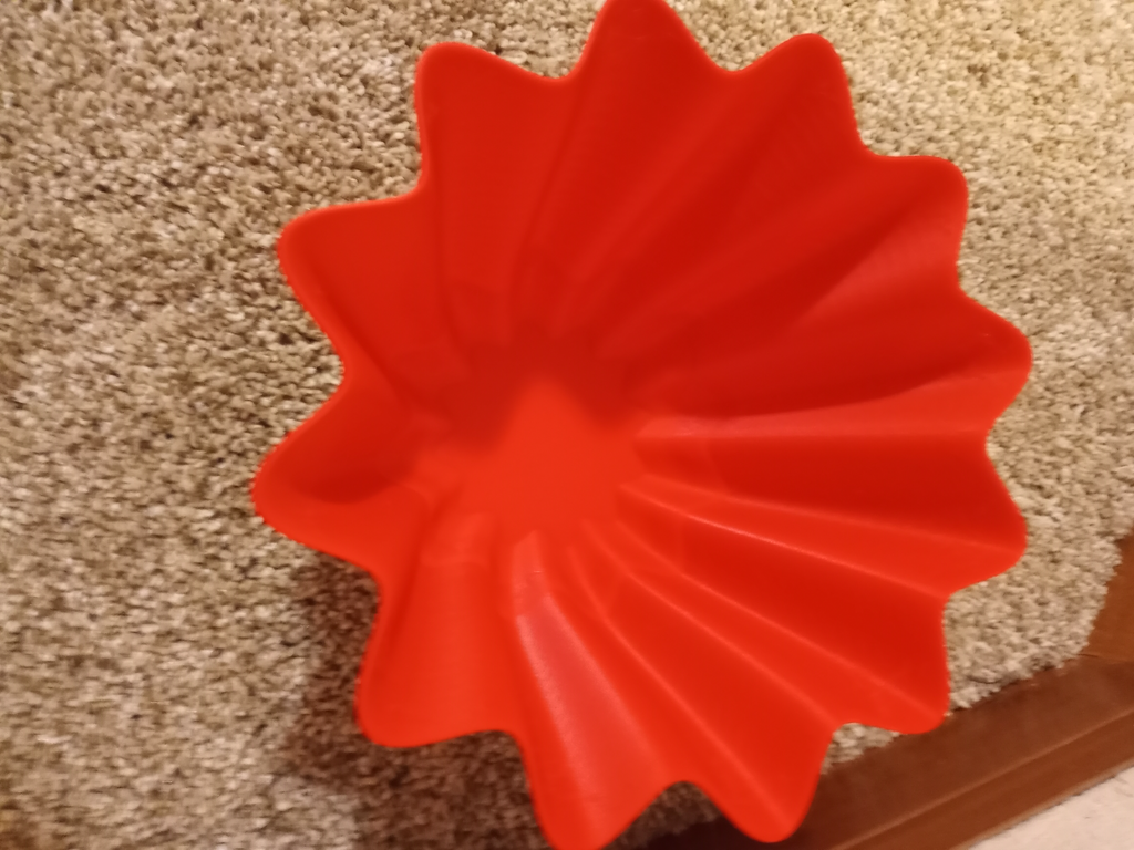 Spiral bowl/vase