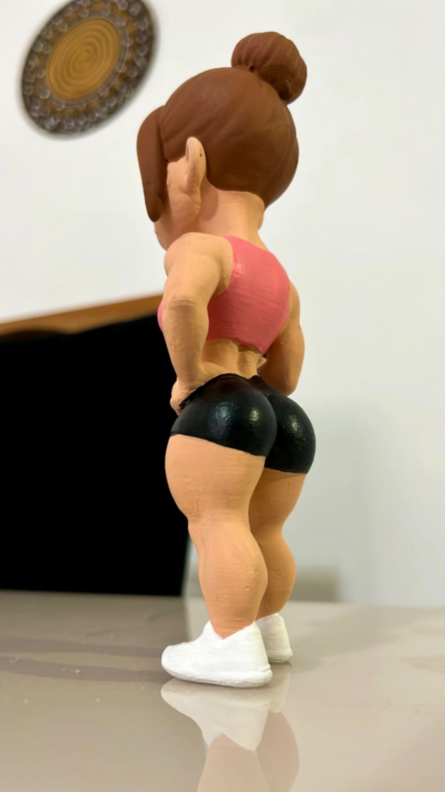 Menina fitness academia musculação crossfit