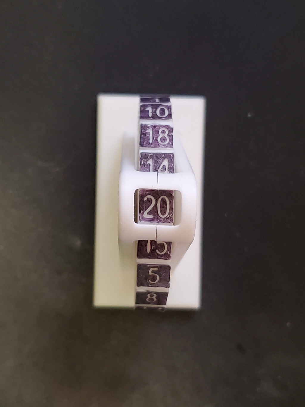 SpinDecideR20: A 3D-printable d20 alternative with fidget spinner vibes!