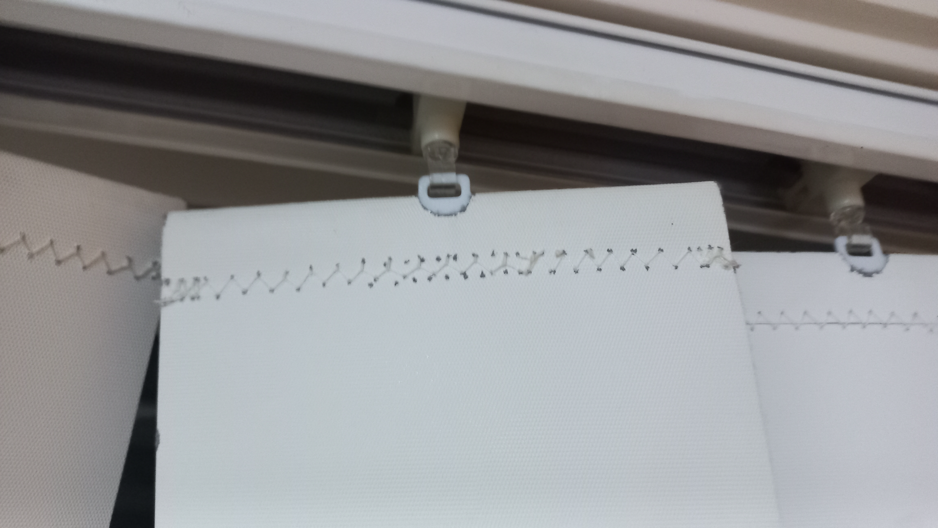 Vertical Blind Hanger
