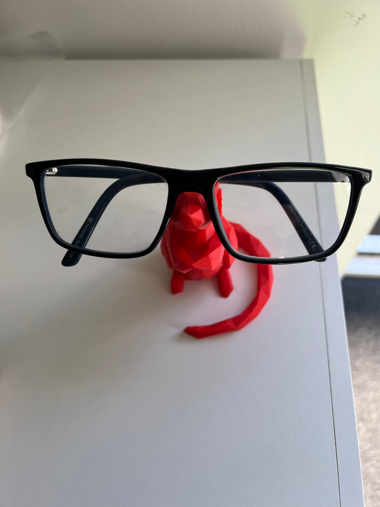 Valentino the rat glasses holder