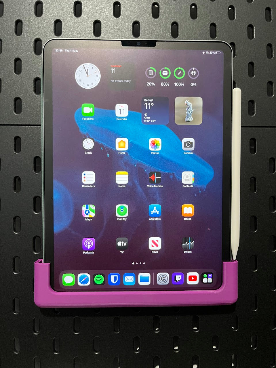 iPad Pro 11 and Wacom Intuos Pro M holders (including pen holder) for Ikea Skadis Pegboard