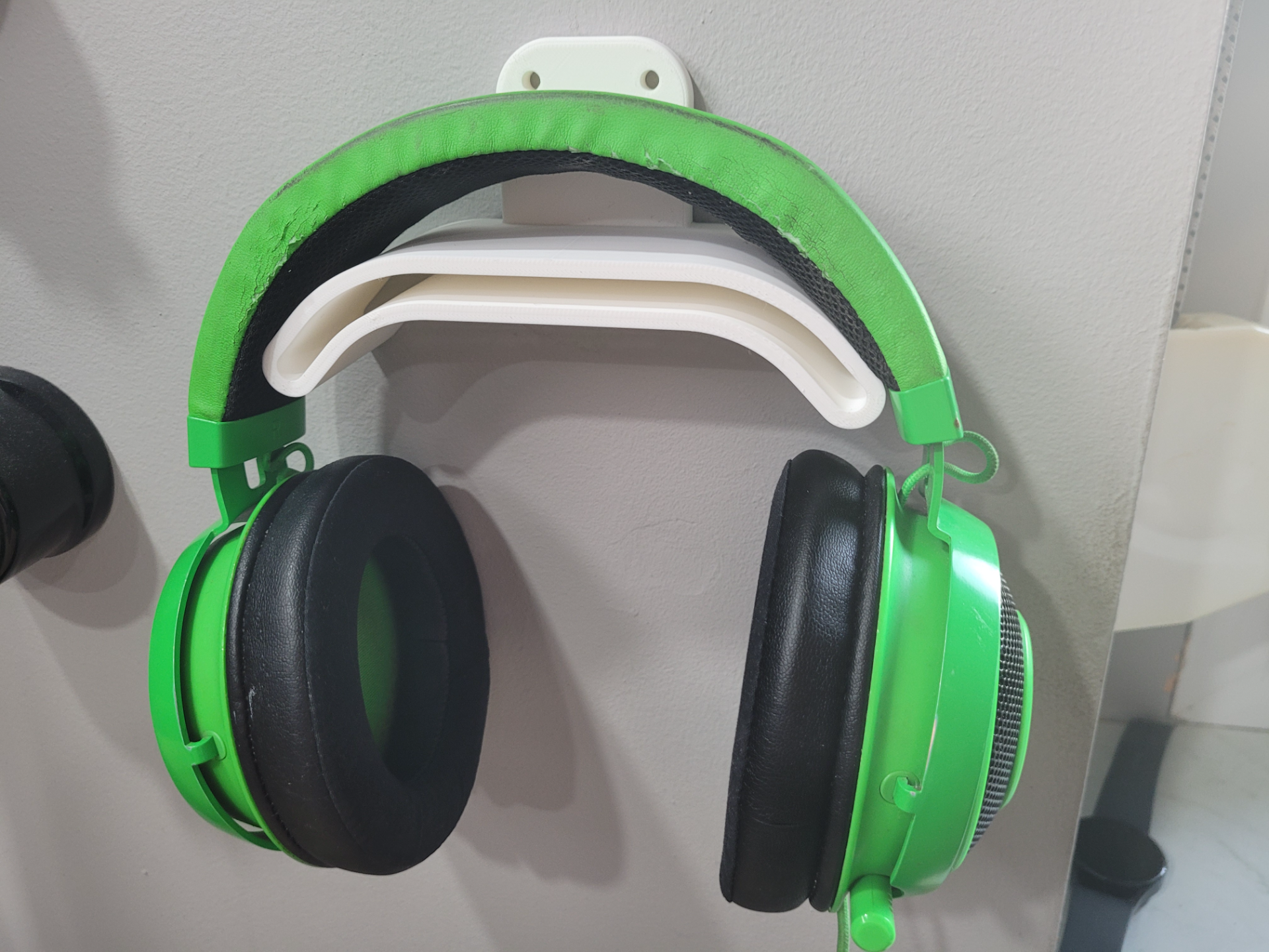 Simple Headphone Wall Holder