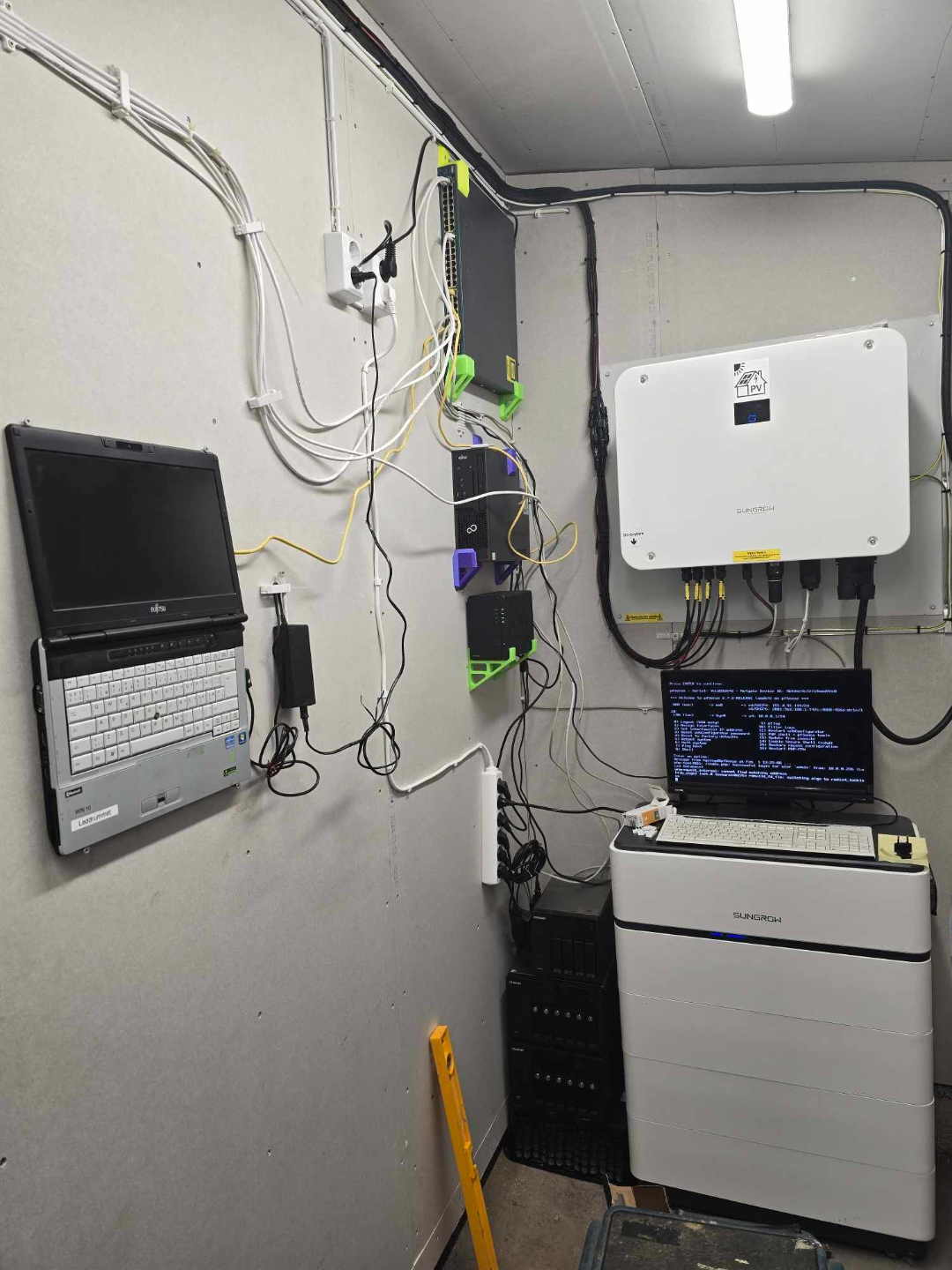1U switch wall mount (or ceiling)
