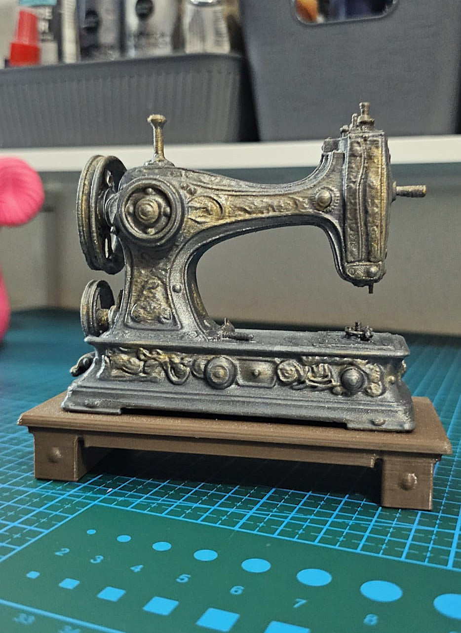MAQUINA DE COSER ANTIGUA