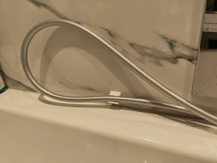 Hose Organizer Clip / Schlauchhalterung