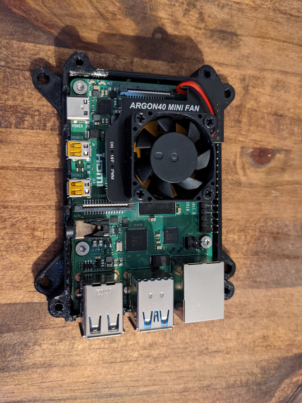 Raspberry Pi 4 Argon Mini Fan VESA Case