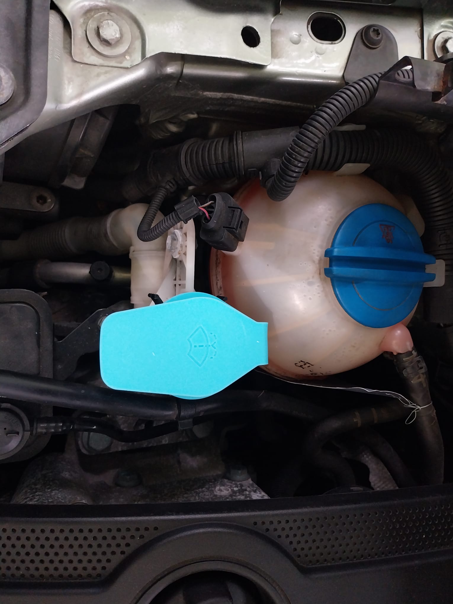 Volkswagen car windshield wiper water cover
