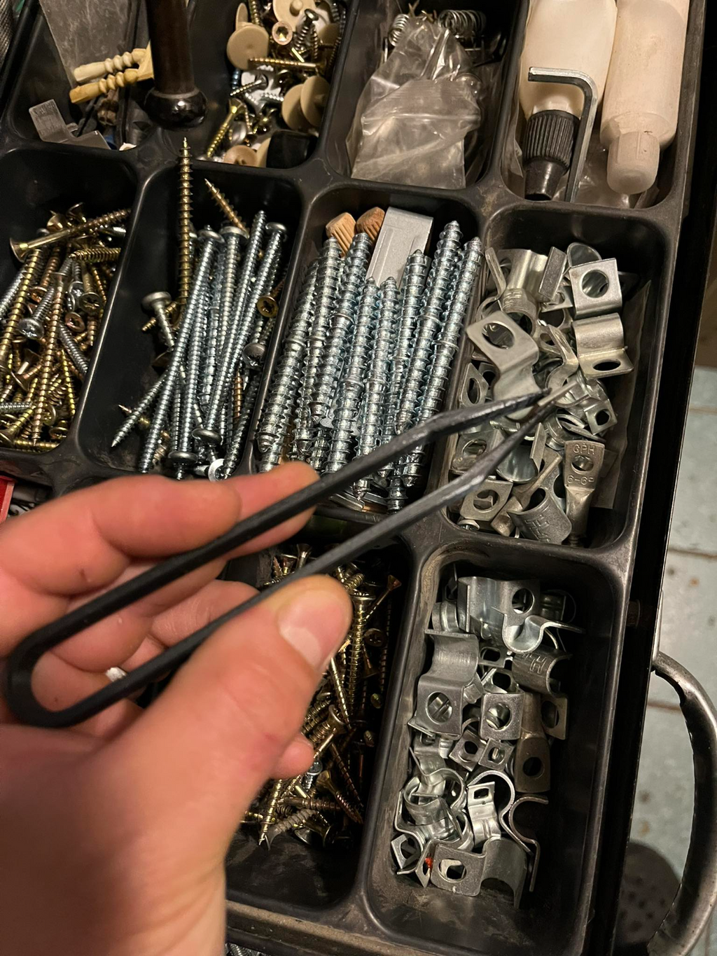 Tweezers for small items