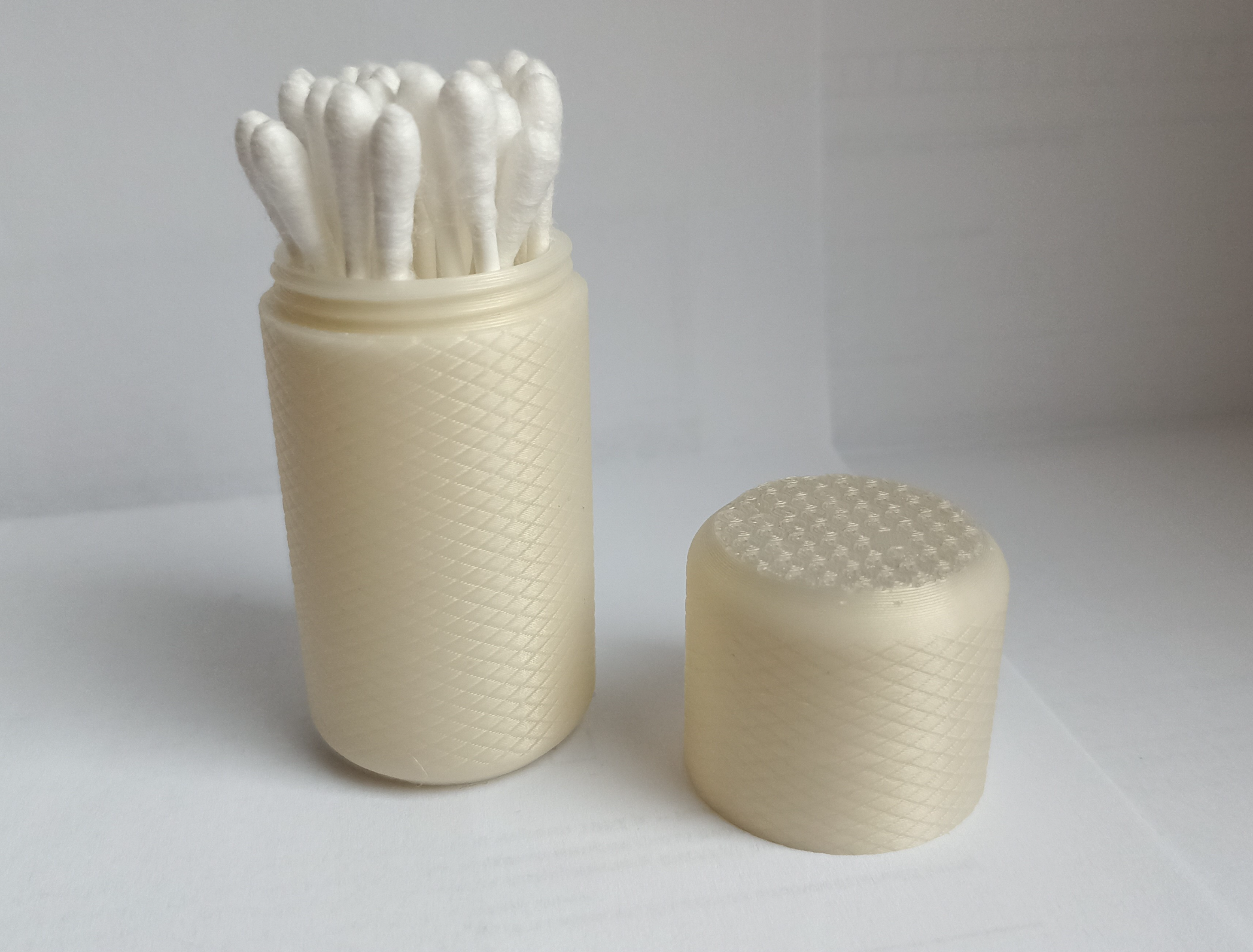 Travel container | Cotton swab | No supports