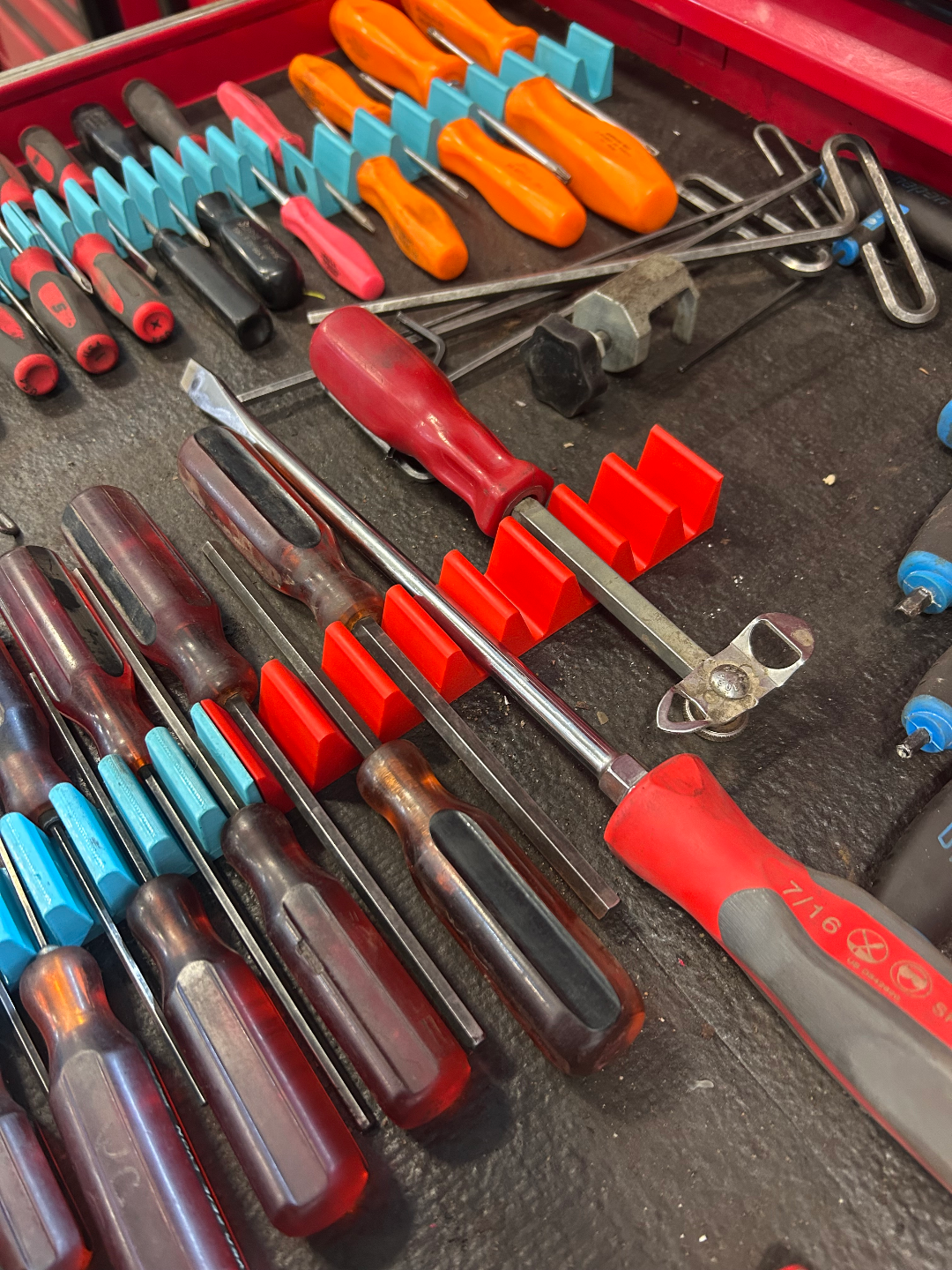 Screwdriver drawer organizer