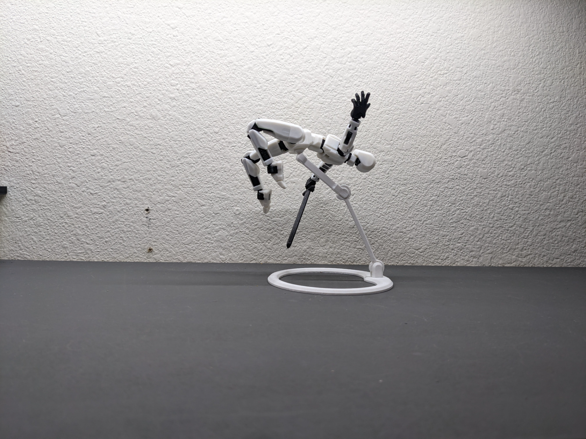 Dummy 13 Locking Stand