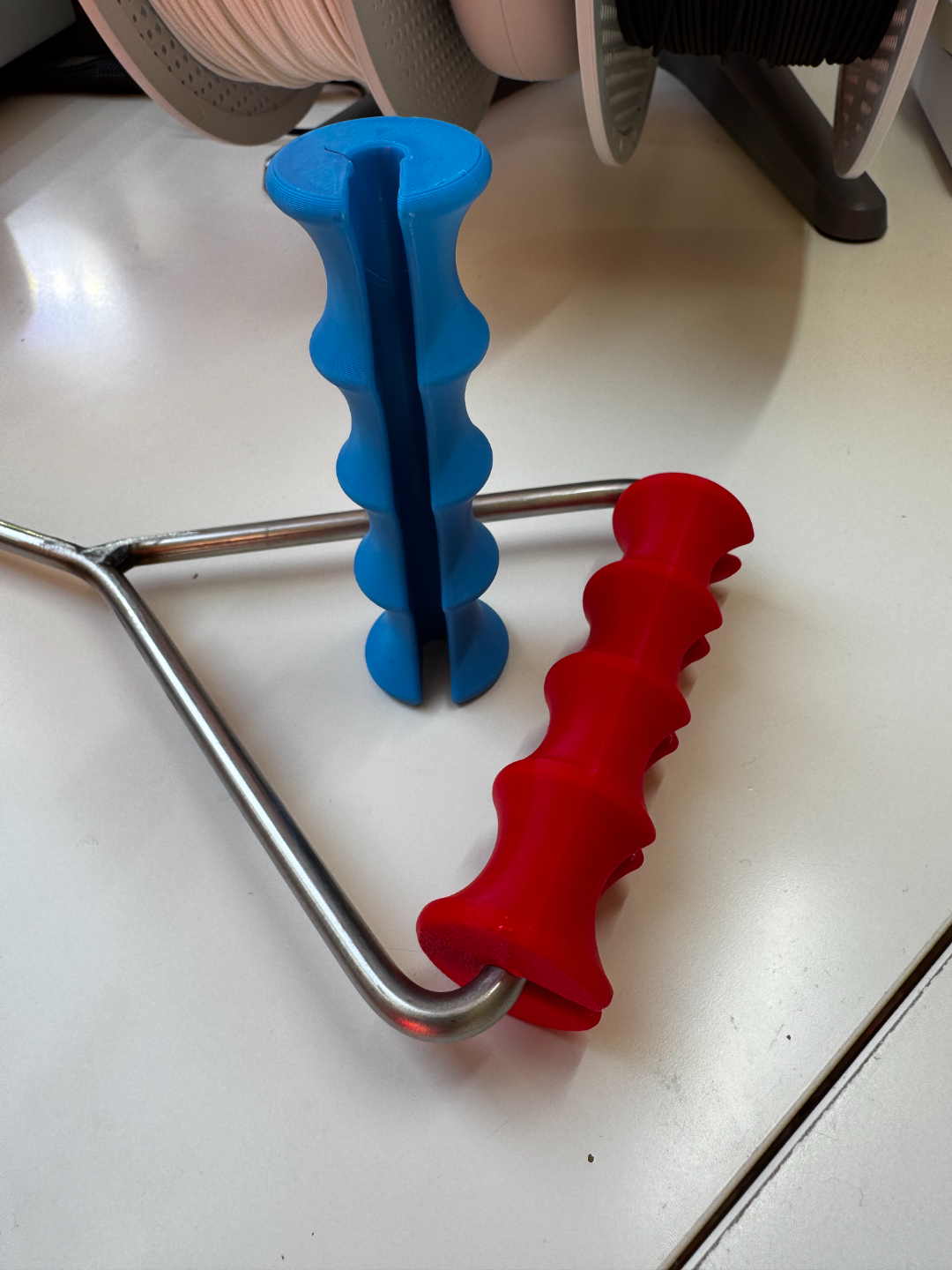 Handle wire hook