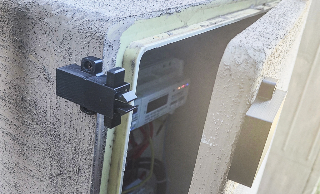 Angled-Lock Latch