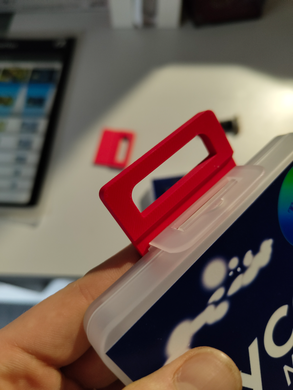 Slot Hole Hanging Tabs Retail