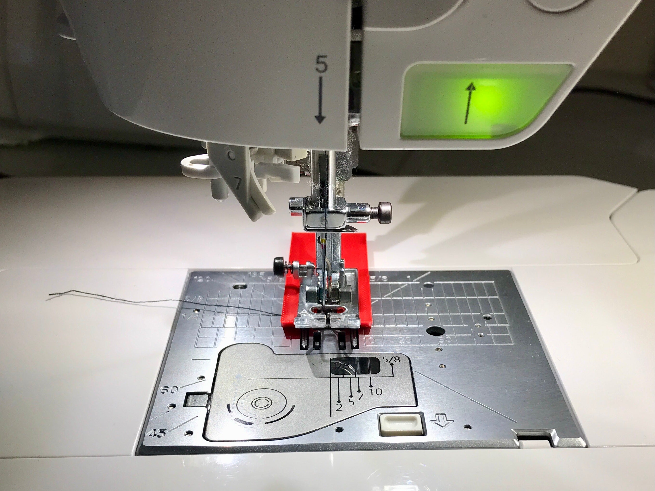 Sewing height compensation tool (Hebamme)