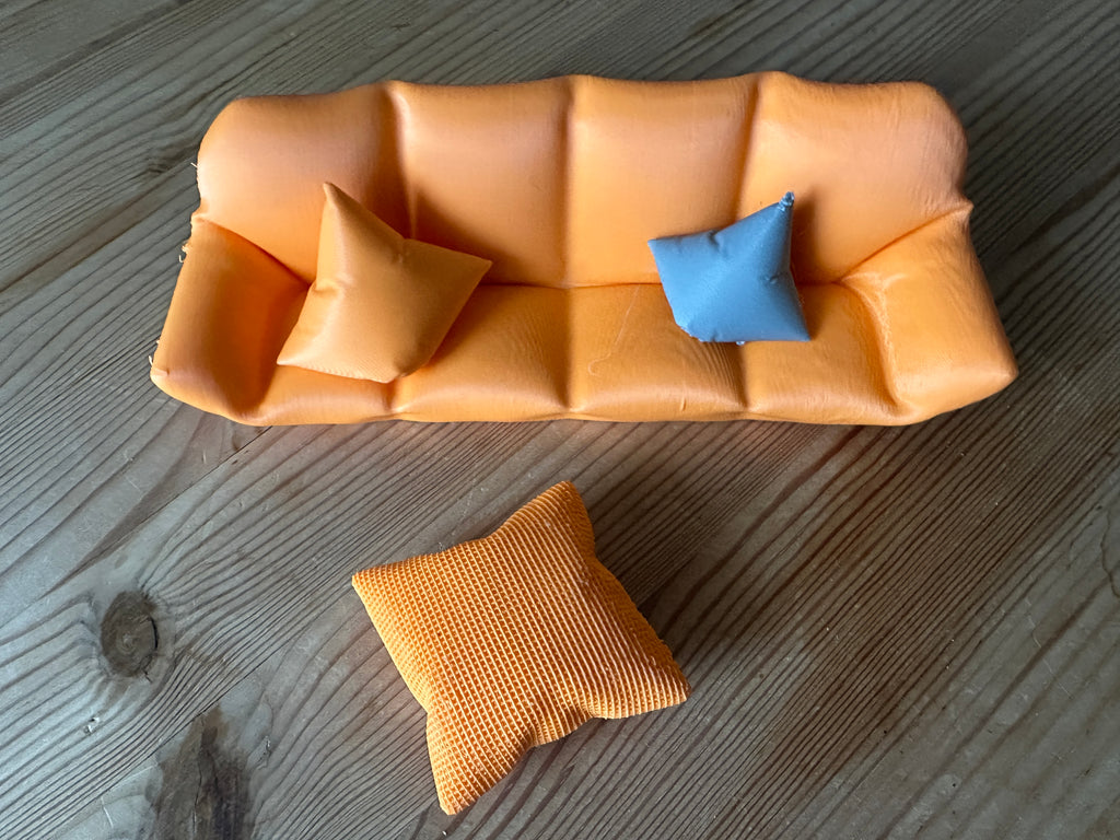 realistic mini couch pillow - Knitted texture