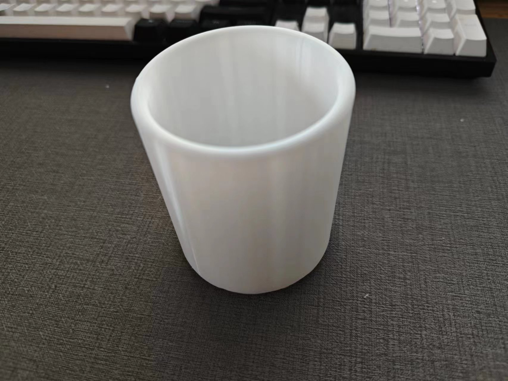 简洁笔筒