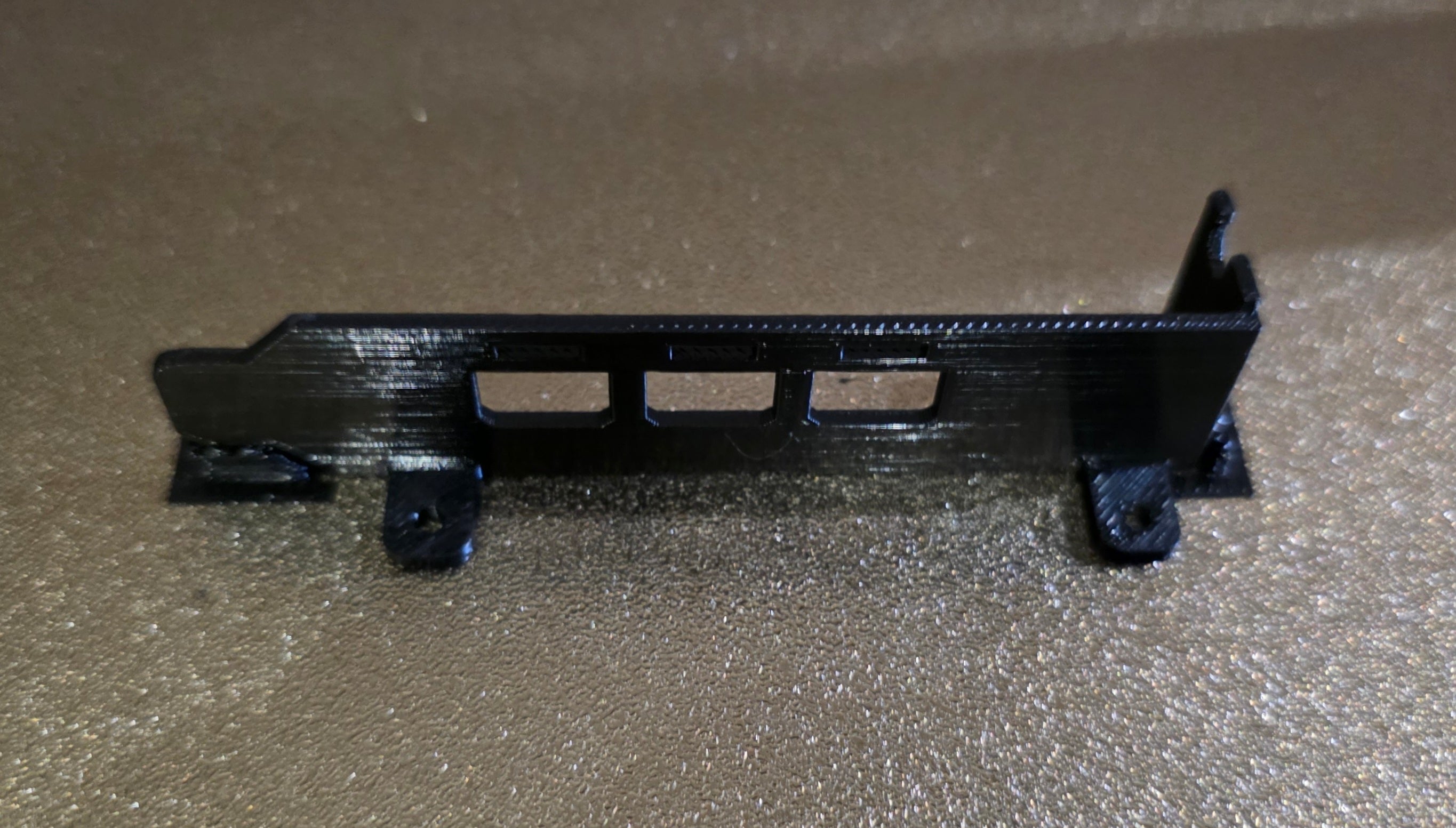Low profile PCIe bracket for Nvidia Quadro P400