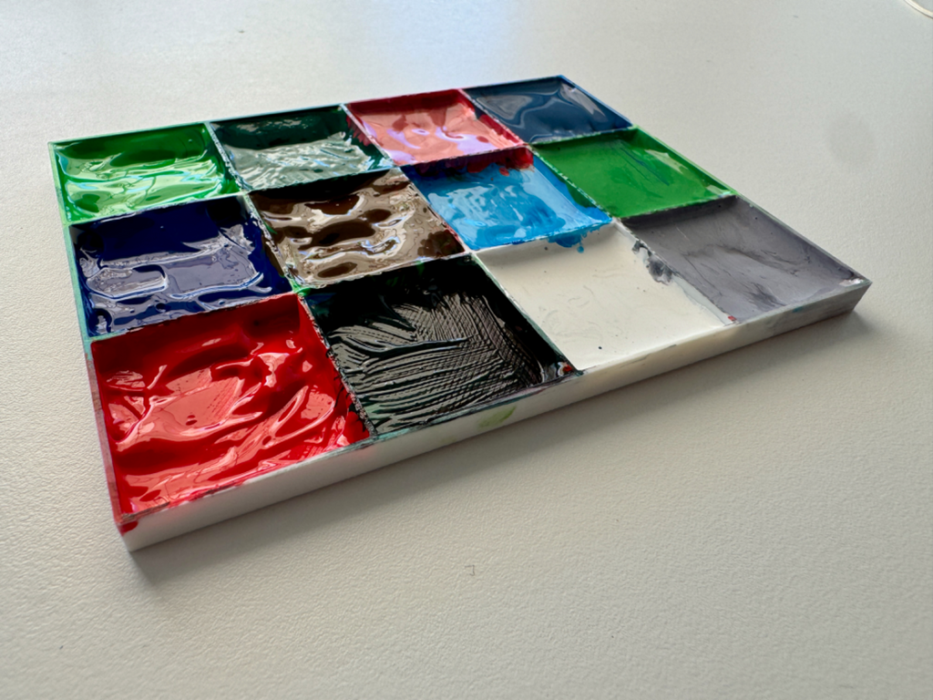 12-Color Mixing Palette Tray