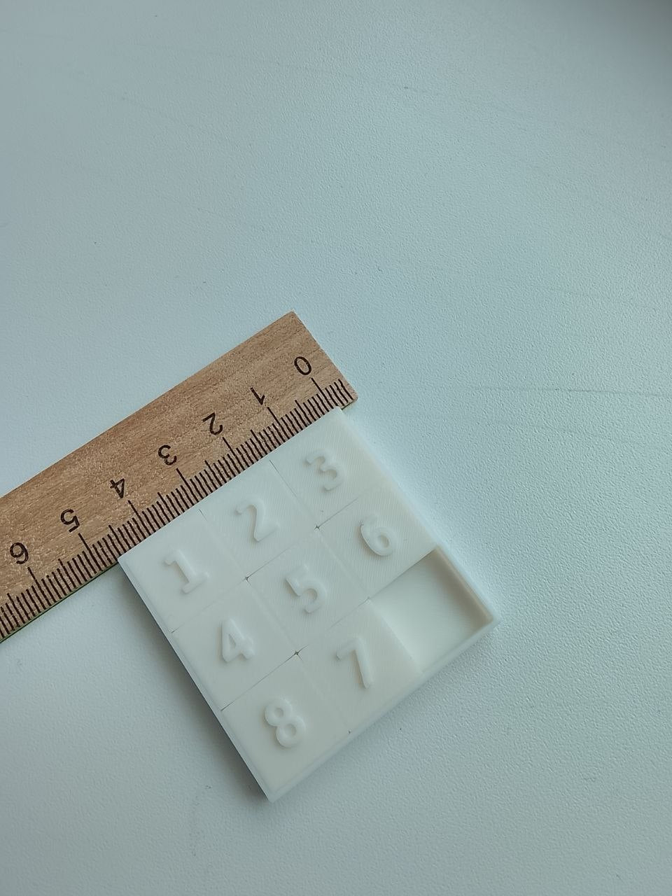 Minimalist 3x3 Sliding Puzzle (8-Puzzle)