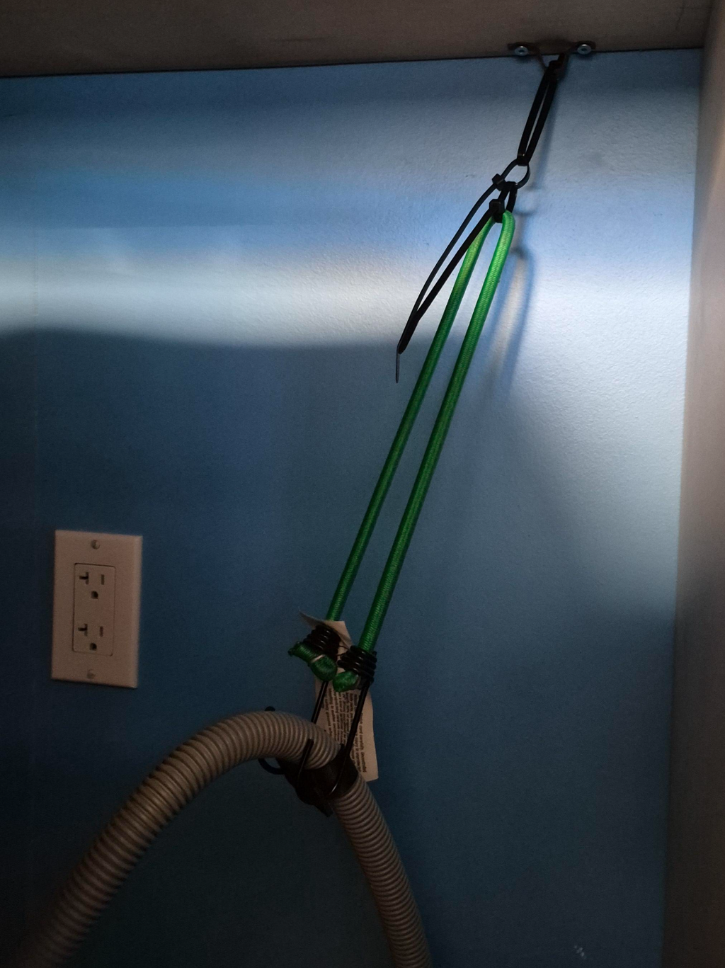 Dishwasher Hose Hanger Clip