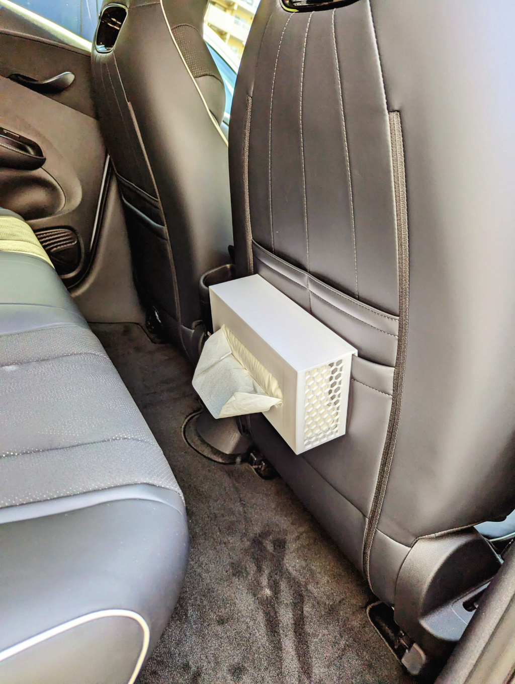 Car backseat pocket tissue box [no support]