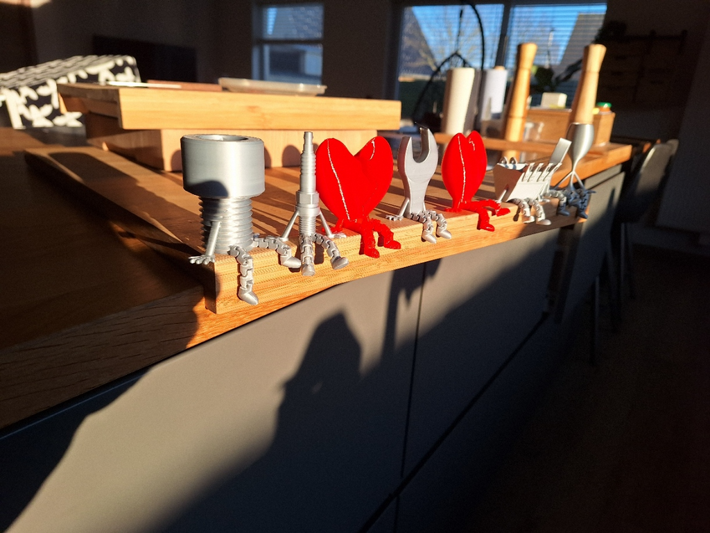 Articulated flexi benchy with legs