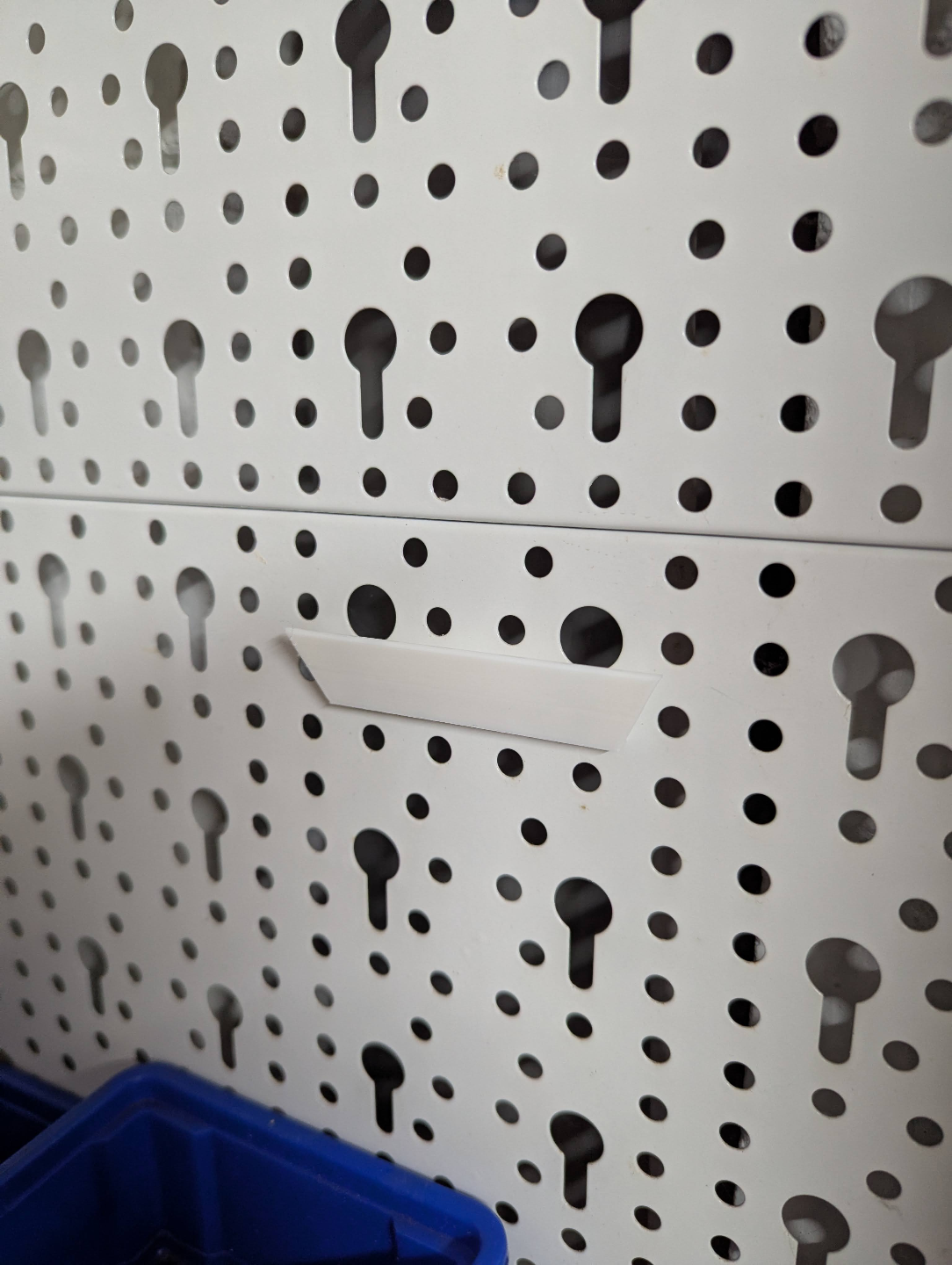 Element Systems CLASSIC Pegboard Box holder
