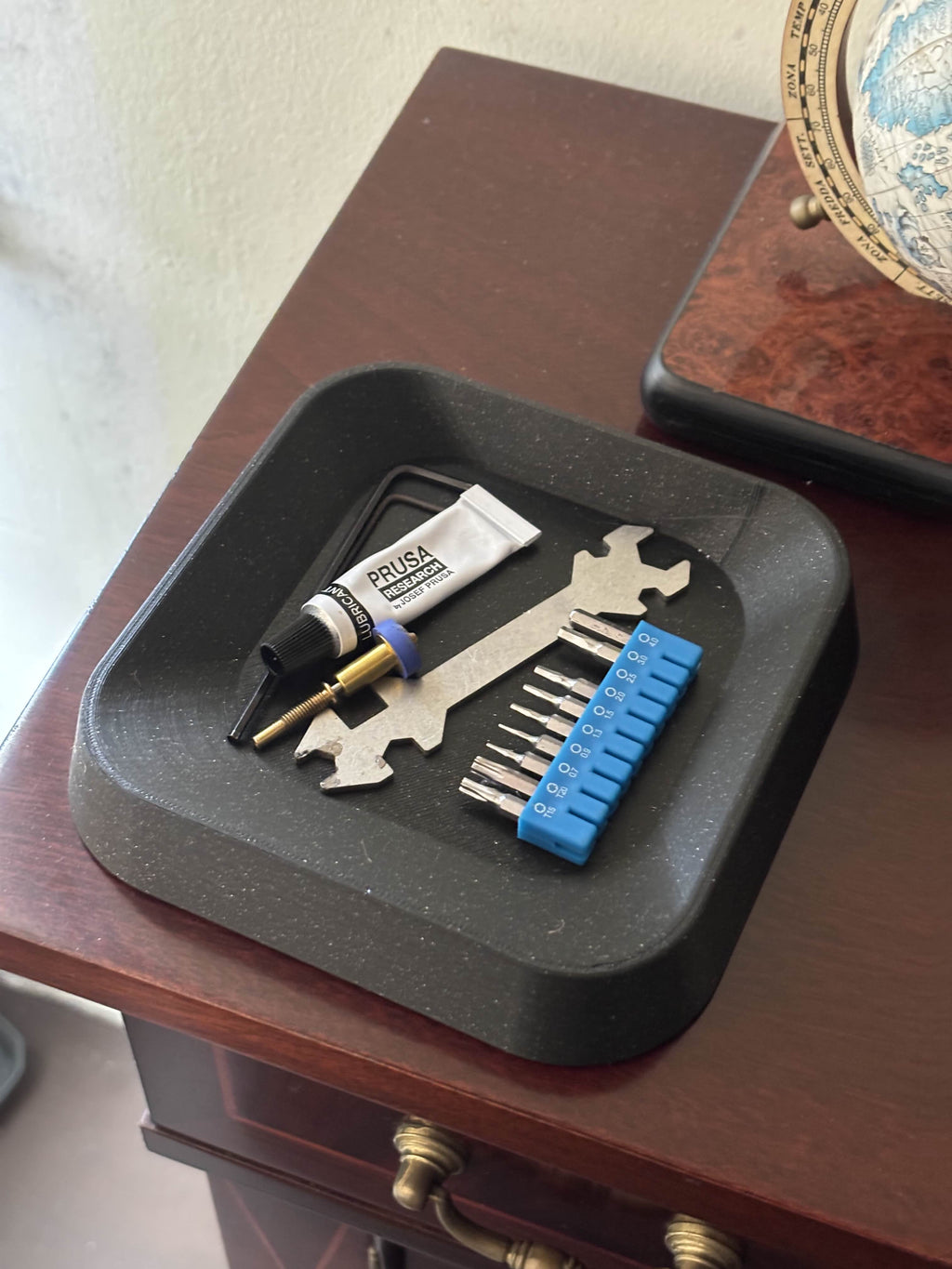 Asymmetrical Modern Tray (Square) - 180mm