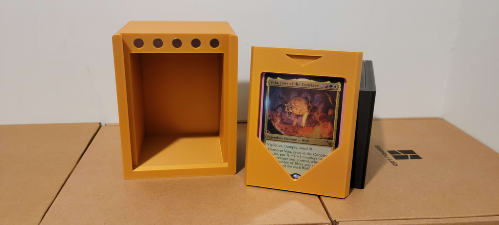 Magic The Gathering Commander Deckbox With Toploader Slot (Fits single and double sleeved)