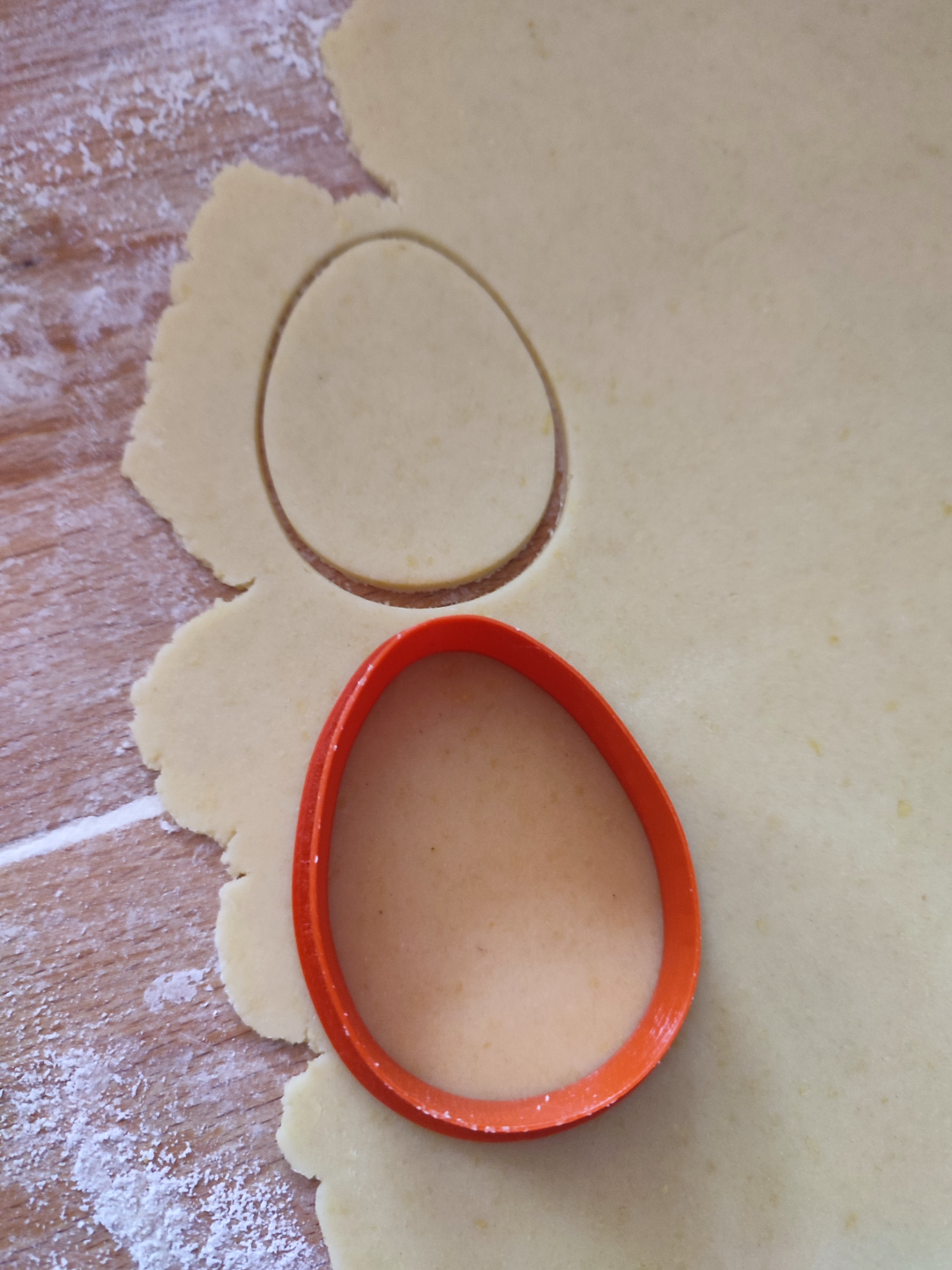 Egg cookie cutter