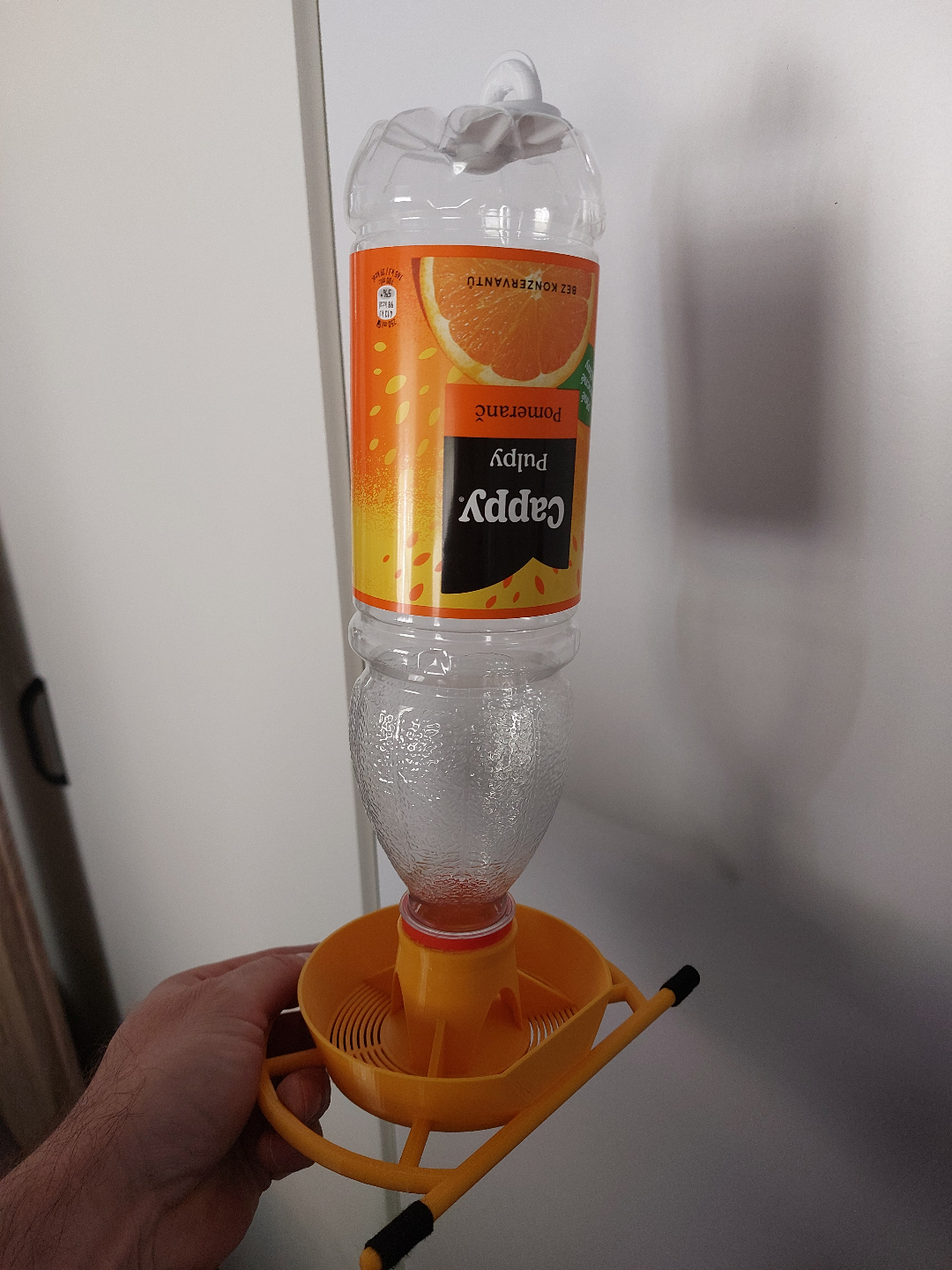 Window bird feeder for Cappy and Relax bottles